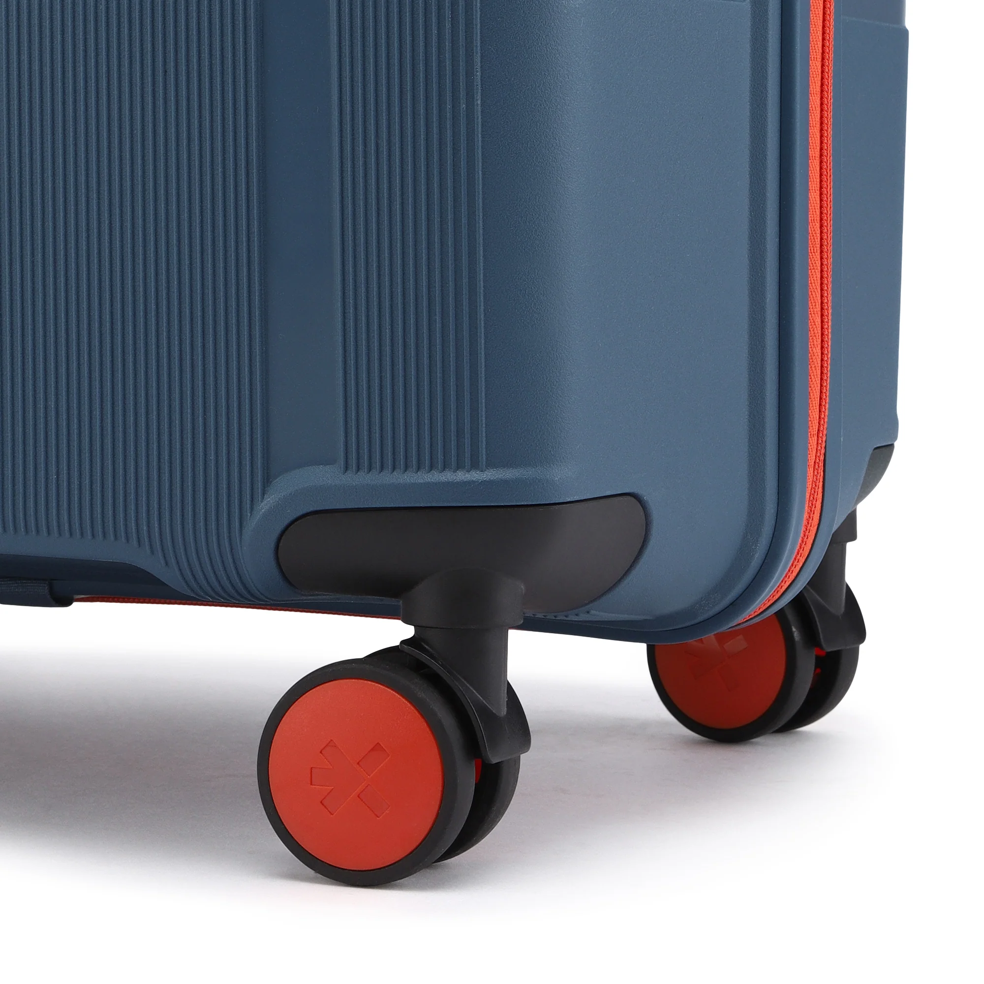 HRX by Hrithik Roshan Hard Body Set of 3 Luggage 8 Wheels - Helium - Image 109