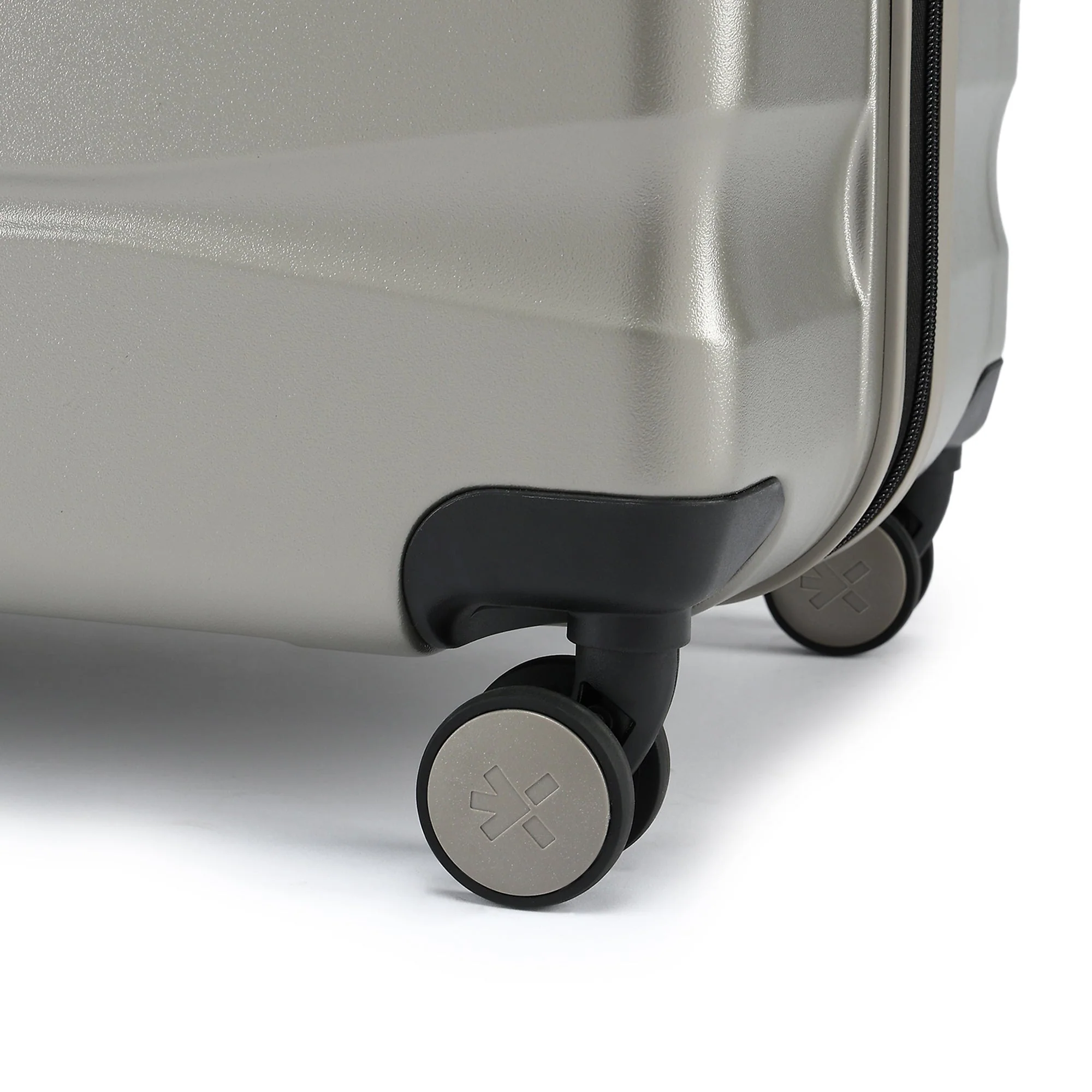 HRX by Hrithik Roshan Medium Check-in Suitcase (65 cm) 8 Wheels - Brute - Image 30