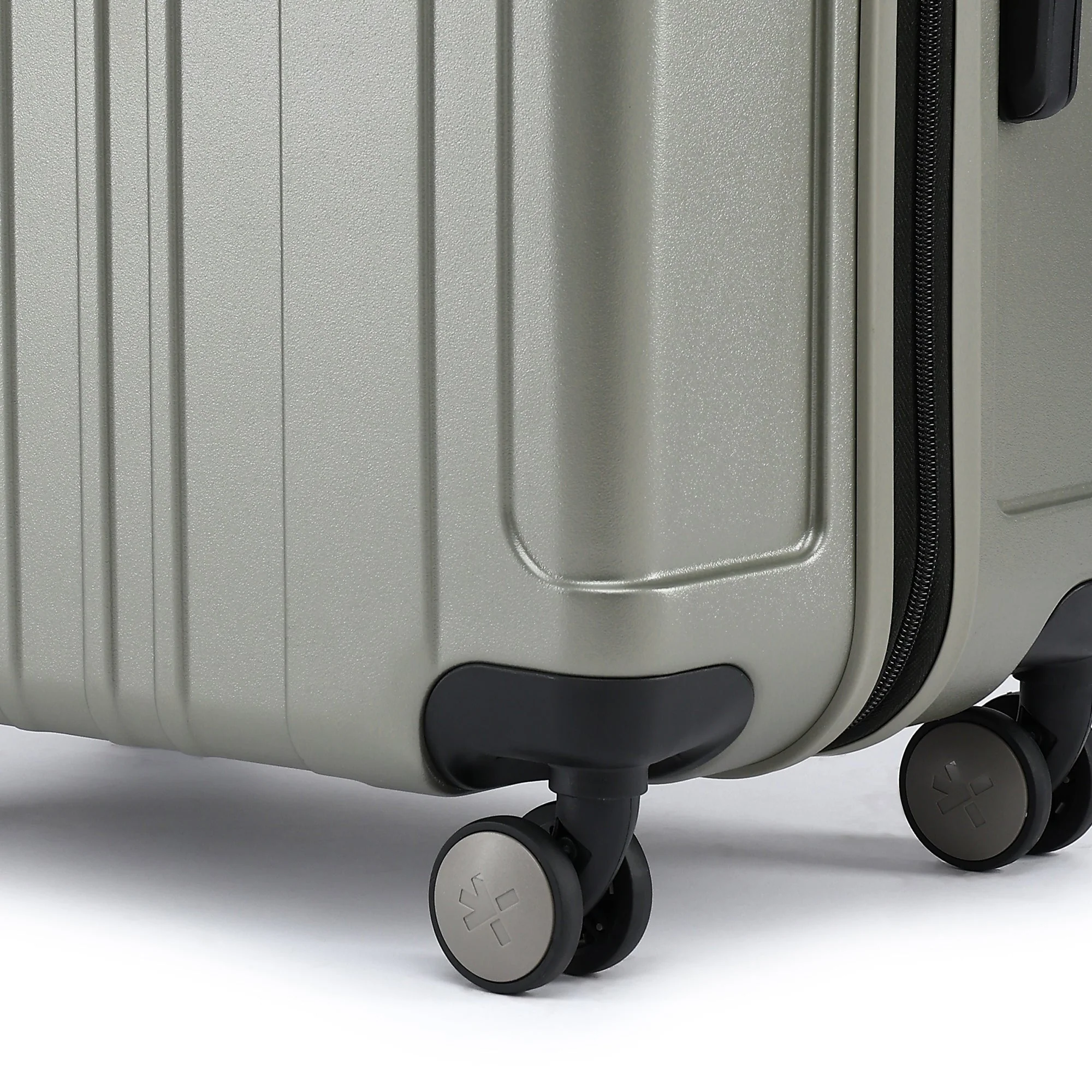 HRX by Hrithik Roshan Medium Check-in Suitcase (65 cm) 8 Wheels - Force - Image 32
