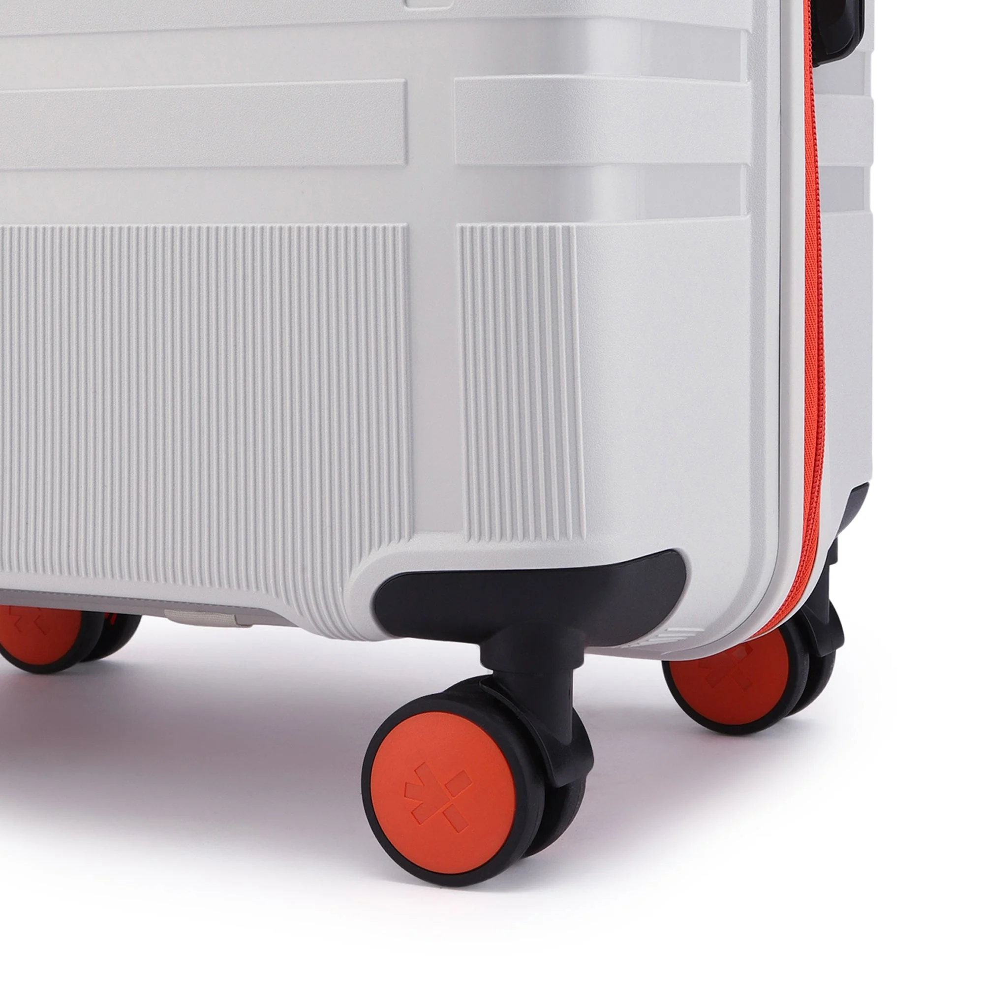 HRX by Hrithik Roshan Medium Check-in Suitcase (65 cm) 8 Wheels - Helium - Image 12