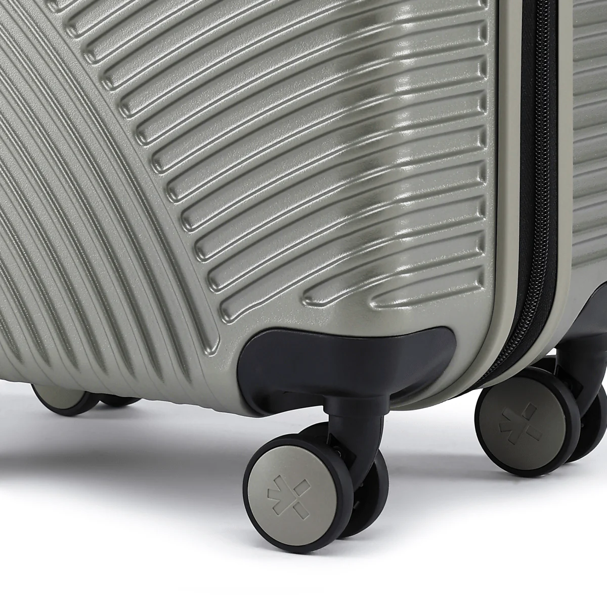 HRX by Hrithik Roshan Small Cabin Suitcase (56 cm) 8 Wheels - Glide - Image 113