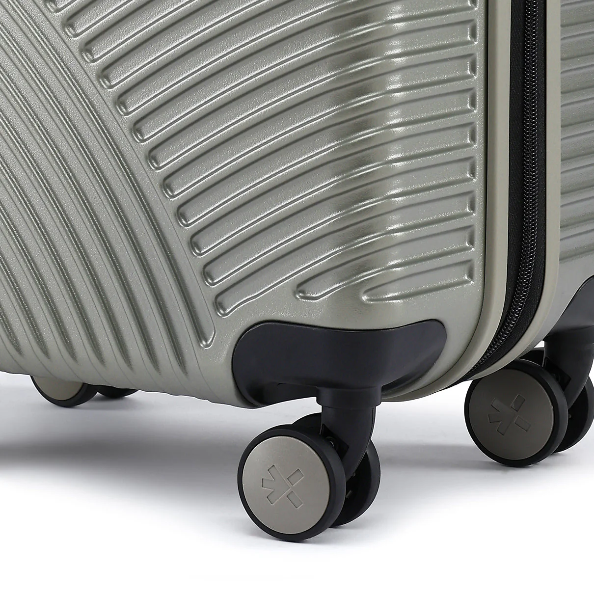 HRX by Hrithik Roshan Small Cabin Suitcase (56 cm) 8 Wheels - Glide - Image 45